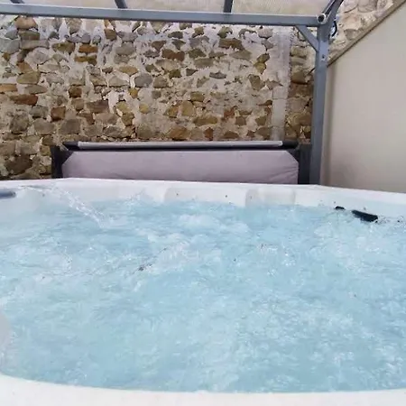 Spacieuse, Jacuzzi, Proche Parc Asterix Bed & Breakfast *